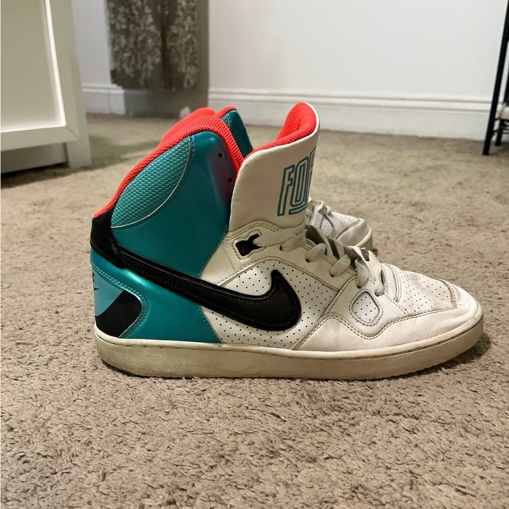 Nike son of force mids